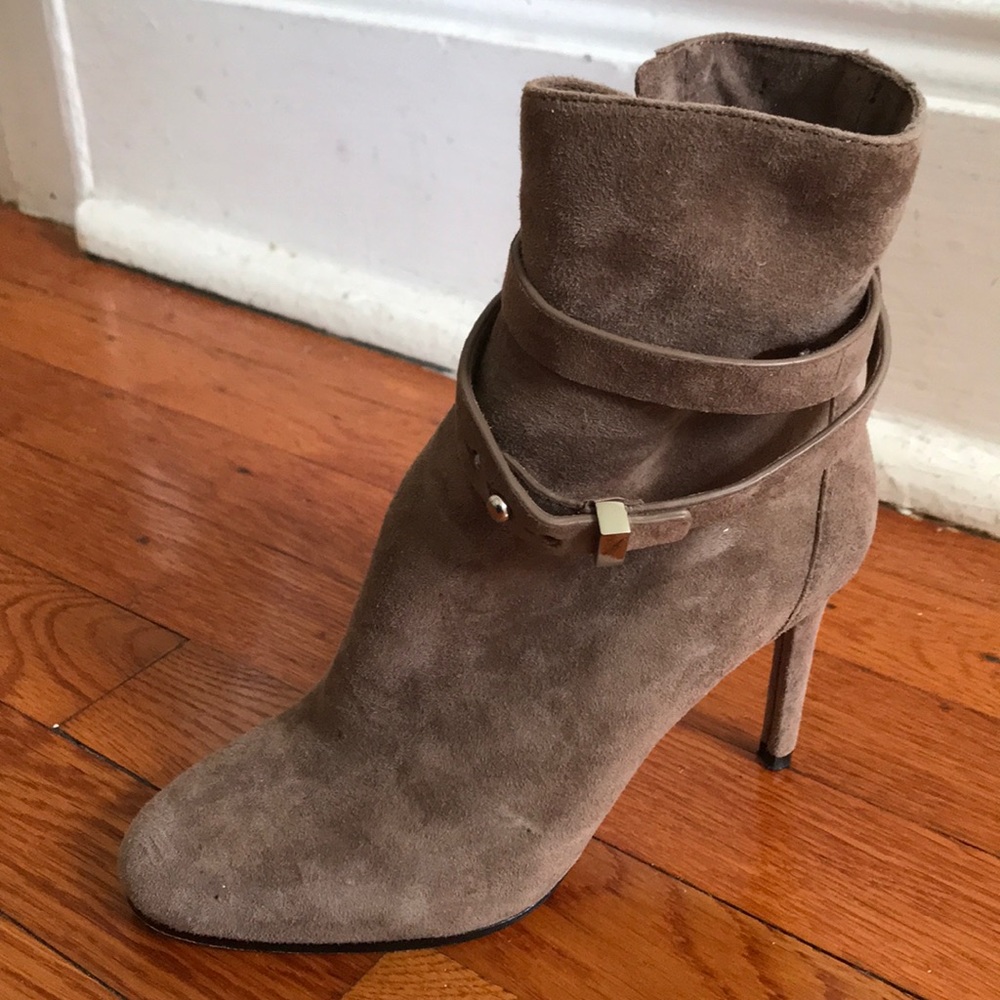 Vince Camuto light brown booties size 5.5